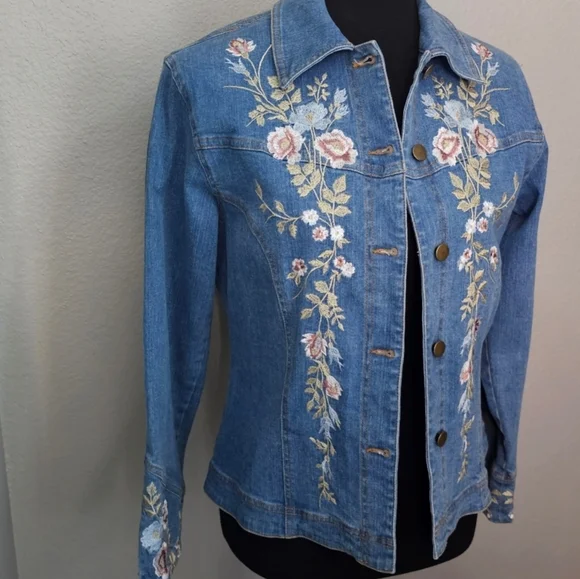 Embroidered light wash denim jeans size 4 - Picture 10 of 10